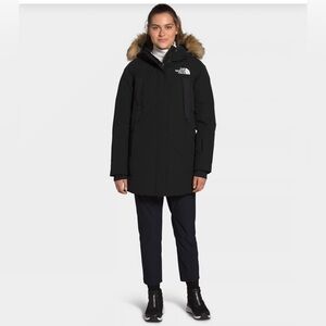 Women’s the North Face Outer boroughs Parka, Black, Medium